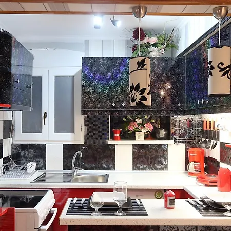 Pento Apartment *
